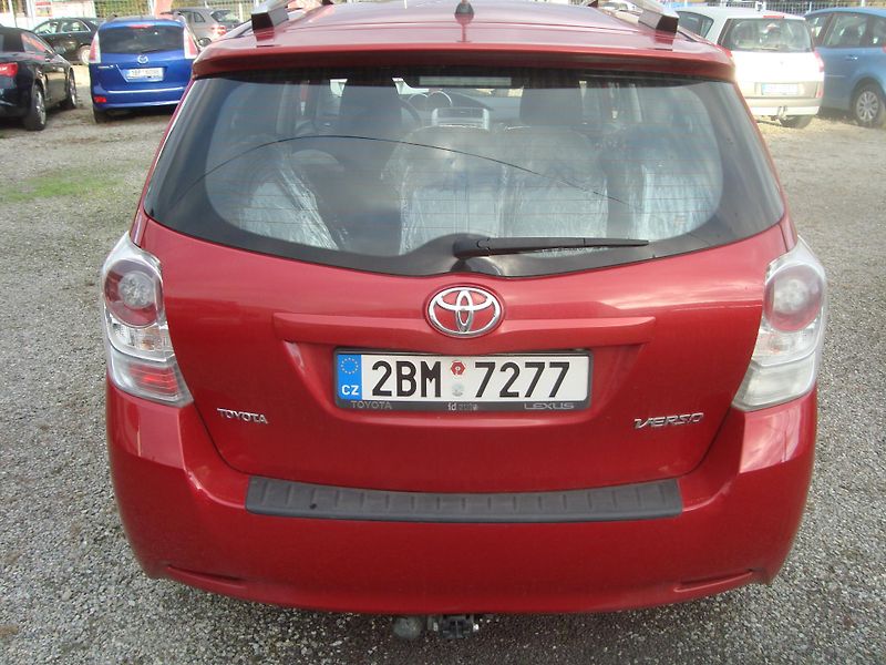 Toyota Verso (2011) 2,0D - fotka 4 z 18