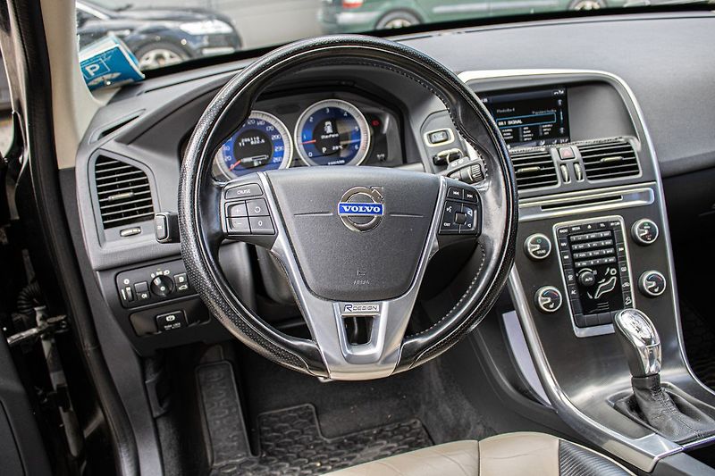 Volvo XC60 - fotka 24 z 28