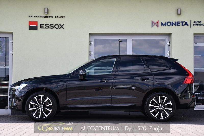 Volvo XC60 2.0T8 R-Desing RECHARGE - fotka 2 z 54
