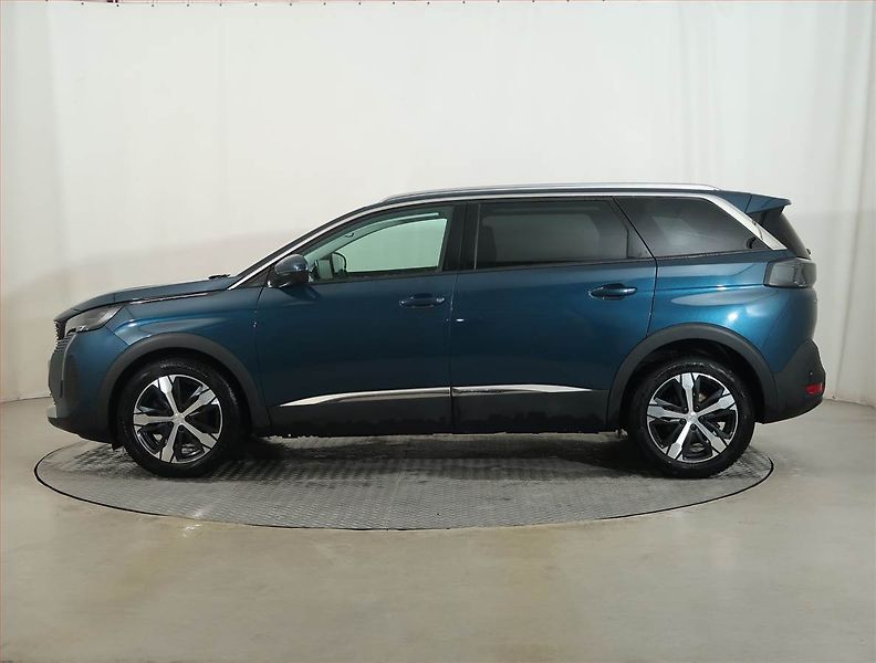 Peugeot 5008 (2021) 1.5 BlueHDi - fotka 3 z 19