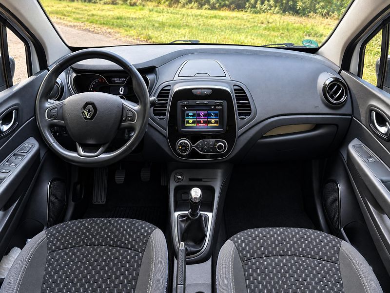Renault Captur 1,3 TCe 96kW Intens LED Navi - fotka 30 z 42