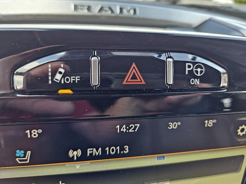 RAM 1500 (2019) 5.7HEMI + LPG LARAMIE - fotka 22 z 38