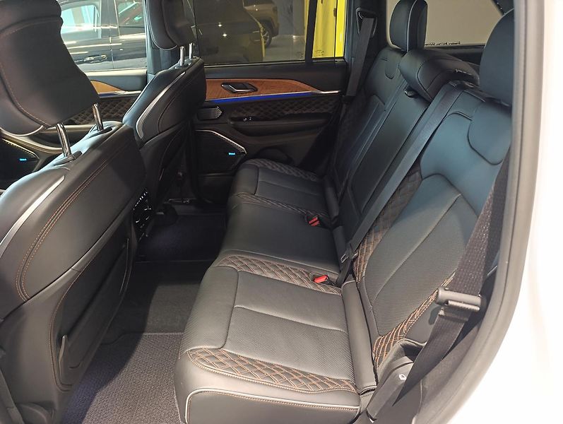 Jeep Grand Cherokee (2024) 4xe SUMMIT RESERVE PHEV - fotka 14 z 27