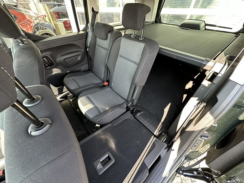Toyota ProAce City Verso 1.5D-6M/T - FAMILY LONG - fotka 14 z 22