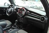 Mini Cooper (2017) 1.5 D, AUTOMAT - náhled 36