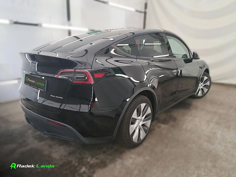 Tesla Model Y (2024) AWD | Berlín | HW4 | 4×4 - fotka 2 z 5