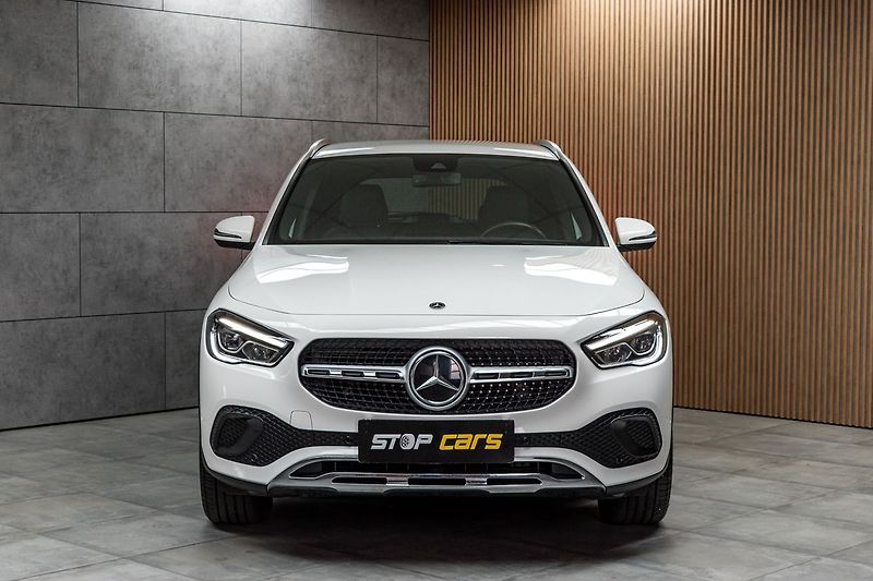 Mercedes-Benz GLA 200d 4MATIC*KEYLESS*ČR 1.MAJ* - fotka 2 z 46