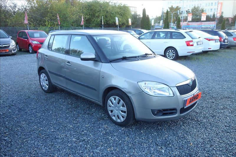 Škoda Fabia 1,2 i, ČR, 1 MAJ., 68TIS.KM. - fotka 1 z 4