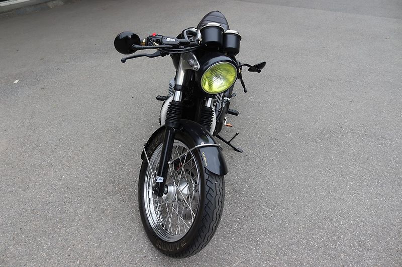 Triumph Bonneville (2001) BONNEVILLE 800 CAFÉ RACER - fotka 12 z 22