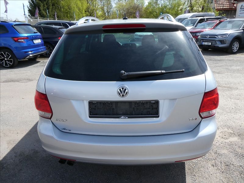 Volkswagen Golf 1,4 TSi 90kW STYLE - fotka 8 z 43