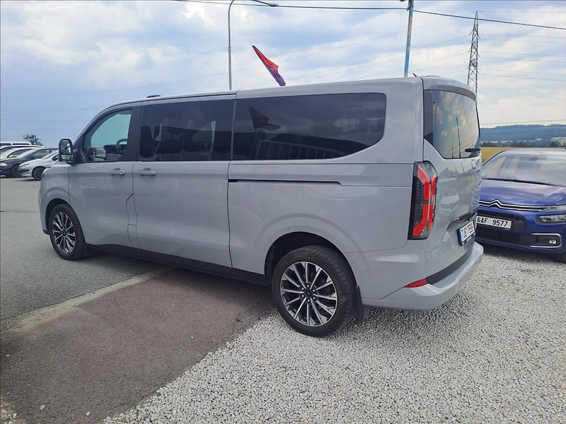 Ford Tourneo Custom 2,0 EcoBlueTitanium X L2 AWD - fotka 6 z 29