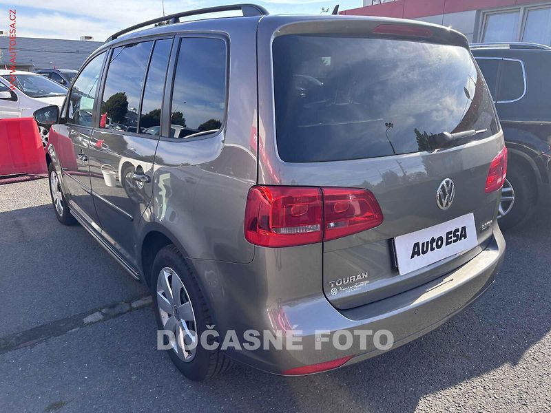 Volkswagen Touran (2011) 2.0TDi, AC, temp - fotka 2 z 3