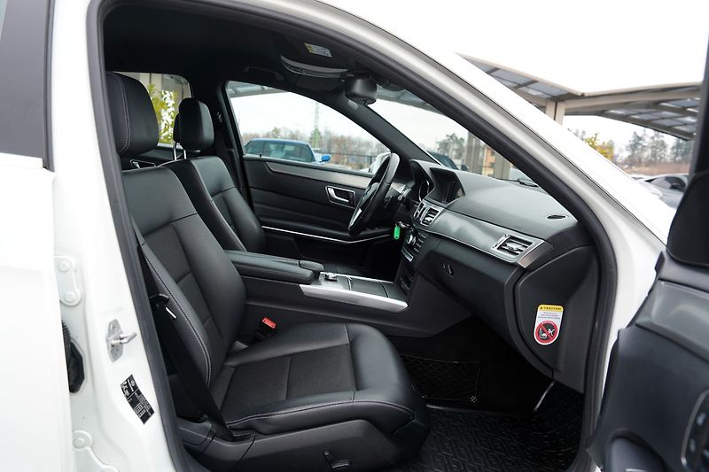 Mercedes-Benz Třídy E E 220d Avantgarde/kůže/AT/ČR - fotka 27 z 36
