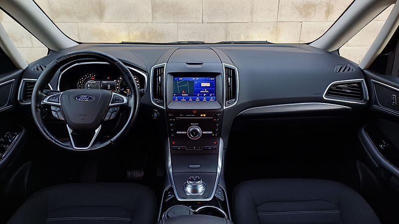 Ford Galaxy 2.0 140kW EcoBlue AWD TITANIUM - fotka 21 z 50