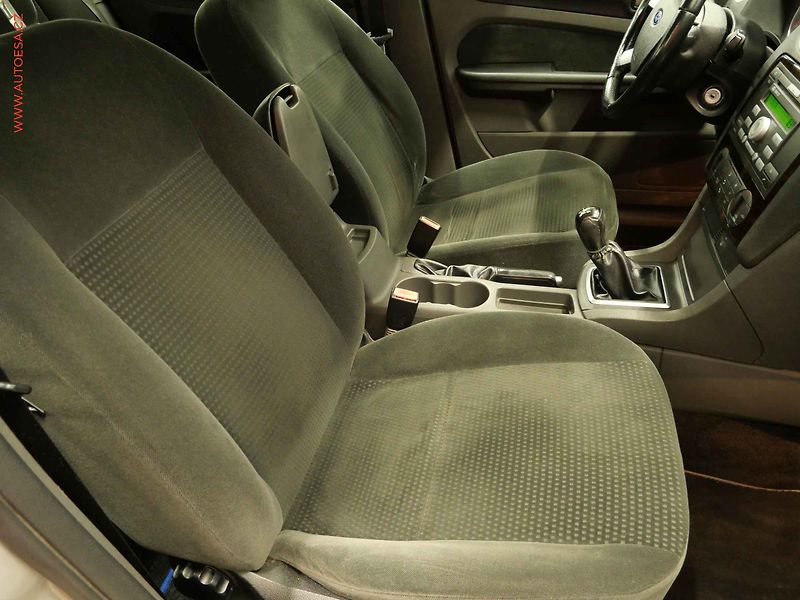 Ford Focus (2006) 1.8TDCi, AC, temp - fotka 11 z 20