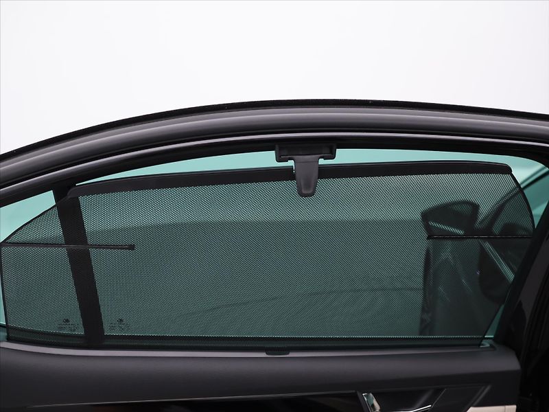 Škoda Superb 2,0 TDI 140kW DSG L&K Xenon - fotka 28 z 36