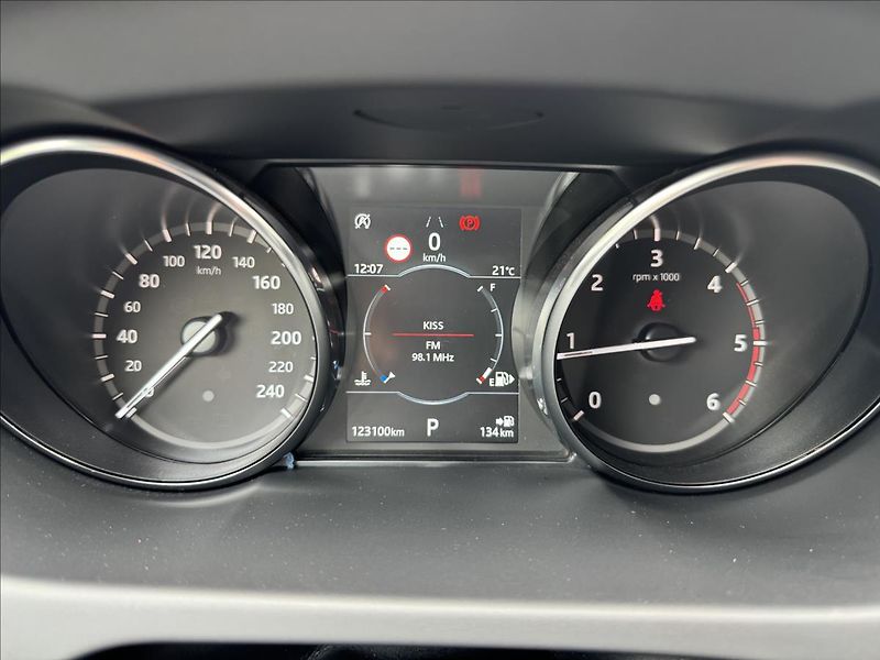 Land Rover Discovery Sport 2,0 TD4 150k Pure AWD AT - fotka 16 z 25