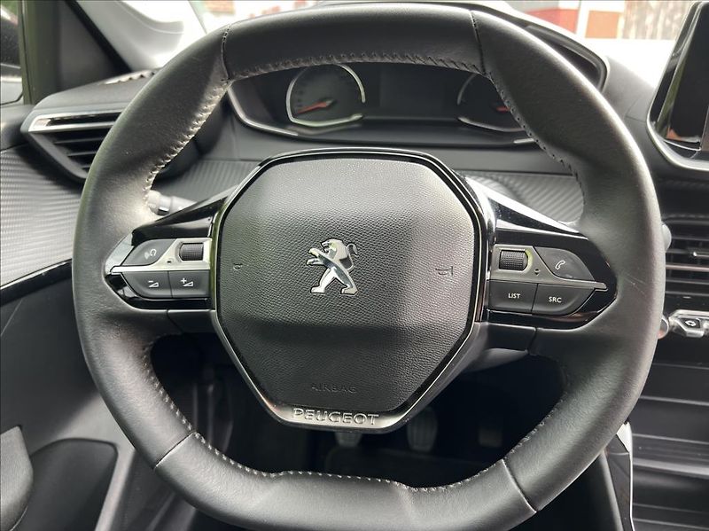 Peugeot 208 1,2 PURETECH  ACTIVE PACK, GPS - fotka 17 z 21
