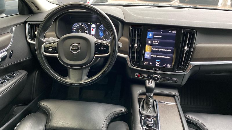 Volvo V90 Cross Country, D5 AWD Drive-E, - fotka 13 z 32