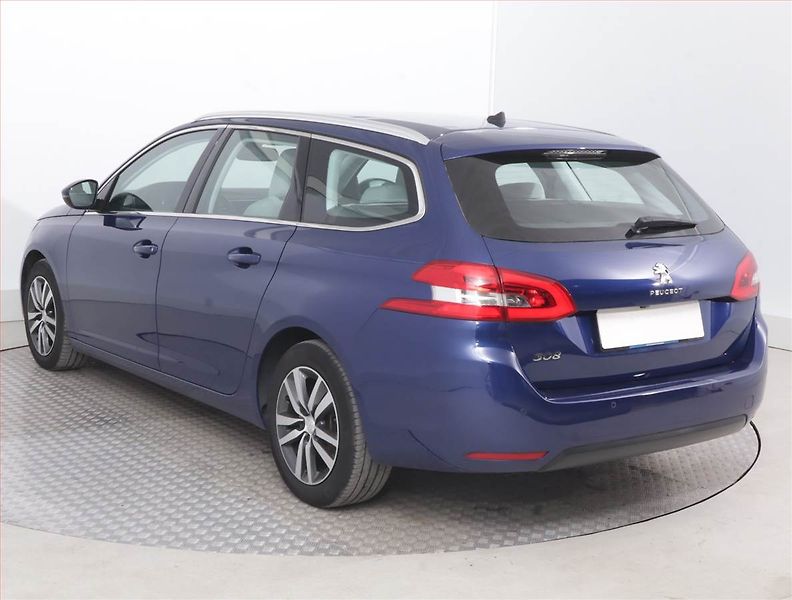 Peugeot 308 (2020) Allure 1.5 BlueHDi, Serv.kniha - fotka 4 z 16