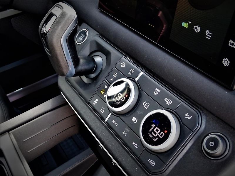 Land Rover Defender (2026) 110 D200 S * - fotka 17 z 18
