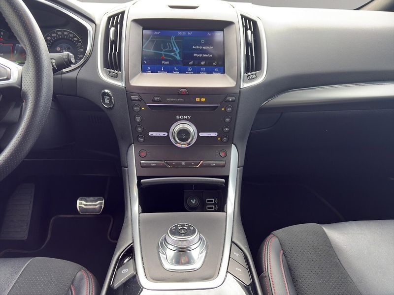 Ford S-MAX (2023) ST-LINE 2,5 Duratec Hybrid 140 - fotka 14 z 18