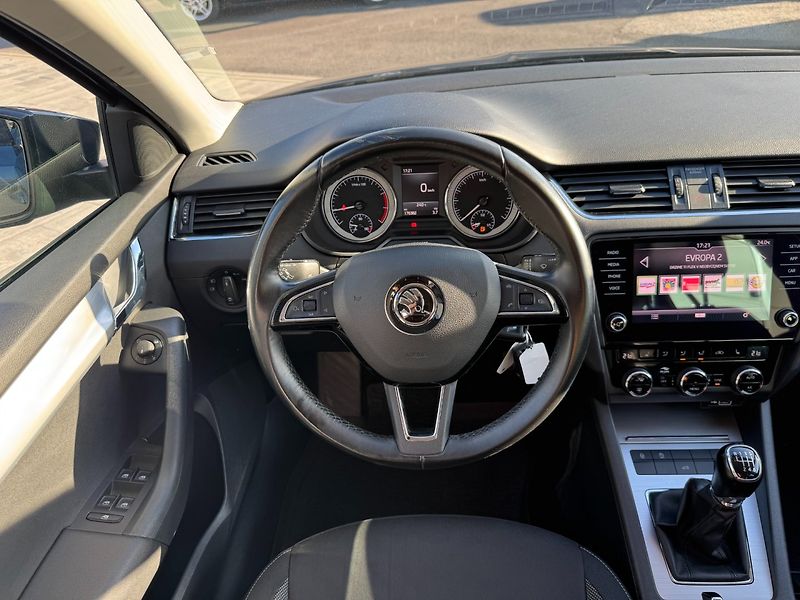 Škoda Octavia (2018) Style 1,0 TSI 85 Kw - fotka 14 z 36