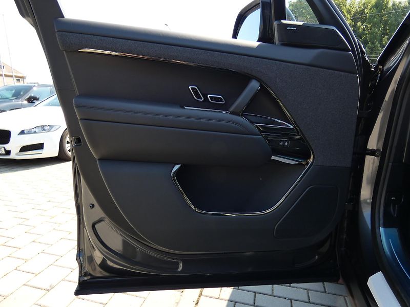 Land Rover Range Rover Sport (2026) 3,0 Dynamic SE D250 - fotka 13 z 37