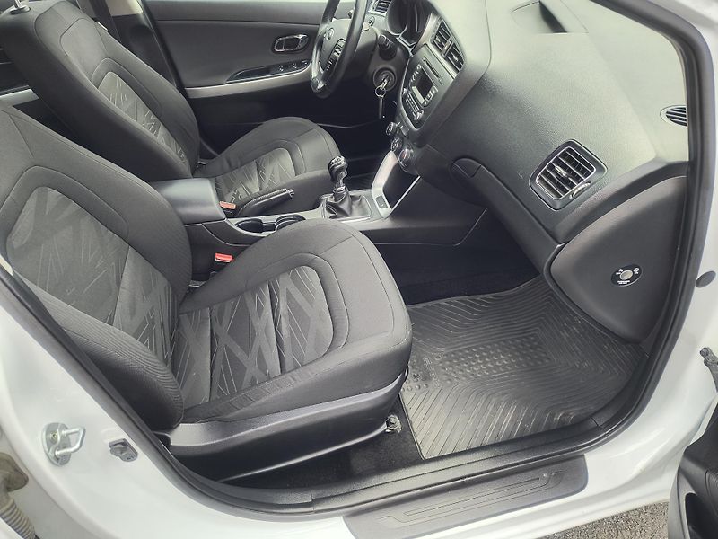 Kia Ceed (2018) 1.6 CRDI 100KW/AC/PDC/LED - fotka 19 z 50