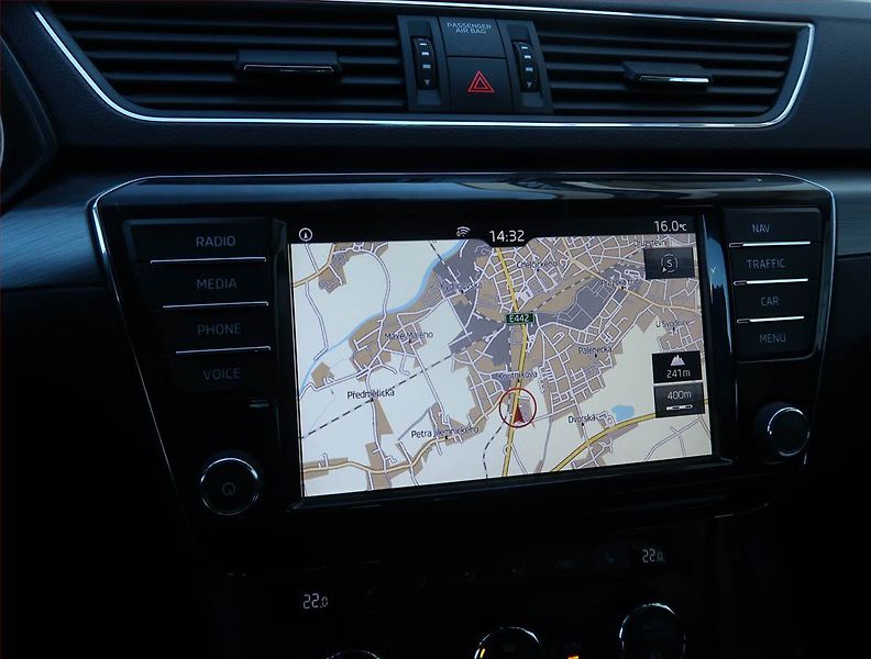 Škoda Superb (2016) Style Plus 2.0 TDI, Navi - fotka 13 z 26