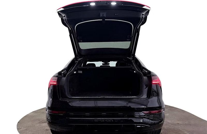 Audi Q8 e-tron 55 Sportback Q 360 Matrix Pano - fotka 7 z 36