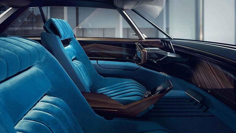Koncepční vůz Peugeto E-Legend