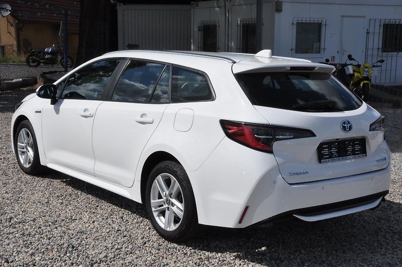 Toyota Corolla 2.0 Hybrid 112kW KOMBI - fotka 4 z 17