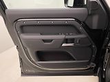 Land Rover Defender 110 D300 X-DYNAMIC SE AWD CZ - náhled 7
