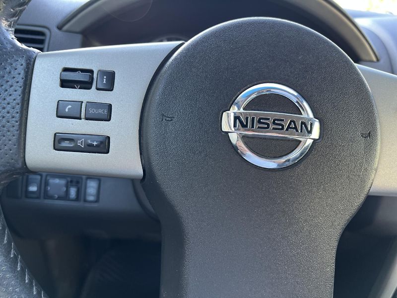 Nissan Pathfinder 2.5DCi 4x4 AUTOMAT 7MÍST  - fotka 13 z 43