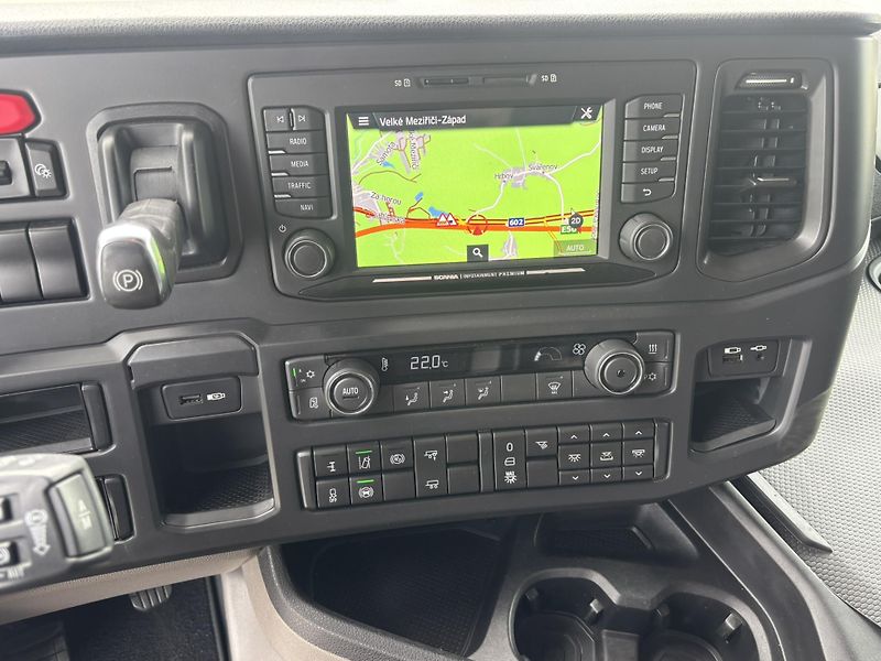 Scania R460 EURO 6 low deck  - fotka 20 z 25