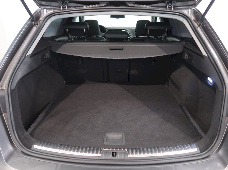 Seat Leon (2015) ST 2.0TSI 135KW FR NAVI PANORA - fotka 36 z 37