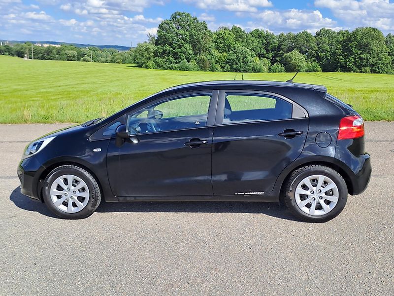 Kia Rio 1.3 PĚKNÝ STAV 1. MAJITEL - fotka 8 z 34