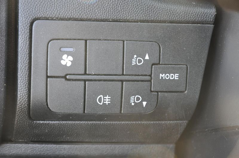 Peugeot Boxer 2.2HDi 96kW BUS 8.míst  - fotka 8 z 18