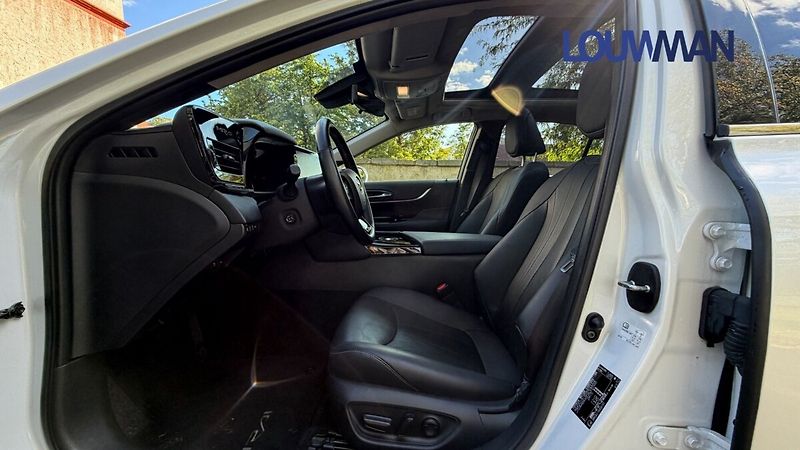 Toyota Mirai EXECUTIVE VIP BLACK - fotka 13 z 24