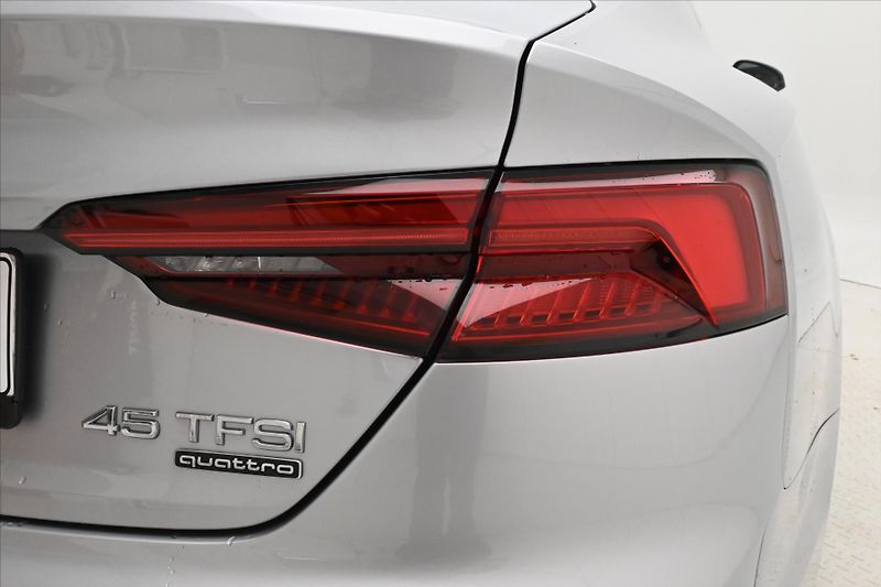 Audi A5 2,0 45TFSI 180kW 4x4 Sportback - fotka 30 z 31
