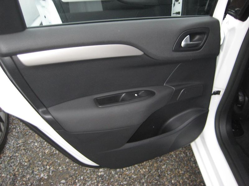 Citroën C4 1.6 HDi 84 kW 1maj. ČR DPH !!! - fotka 21 z 23