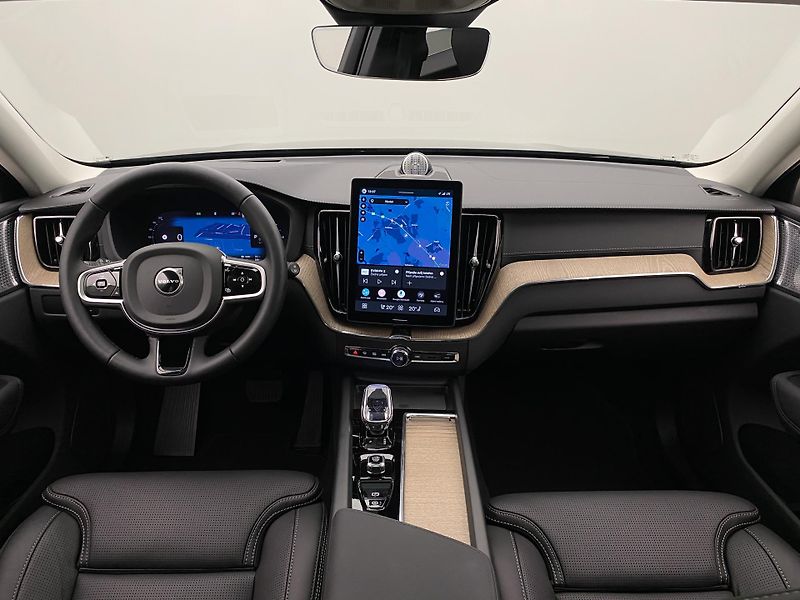Volvo XC60 T6 AWD RECHARGE BRIGHT ULTRA  - fotka 2 z 67