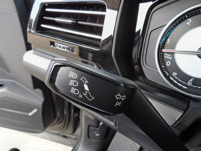 Volkswagen Touareg 3.0TDI V6 8°AT 4x4 Tažné ČR - fotka 18 z 35