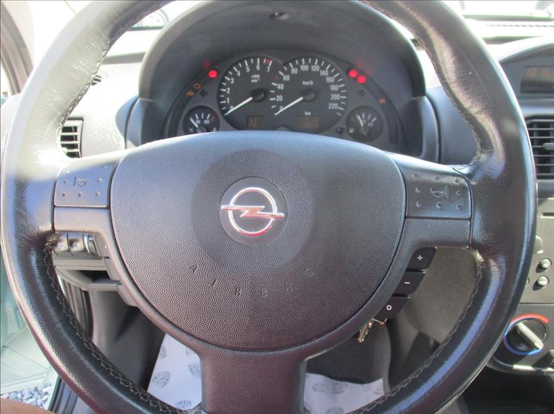 Opel Corsa 1,2 i, automat, klima, servis, - fotka 15 z 27