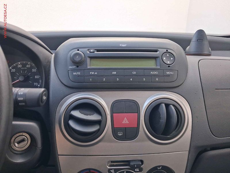 Fiat Qubo (2010) 1.4i, ČR - fotka 14 z 16