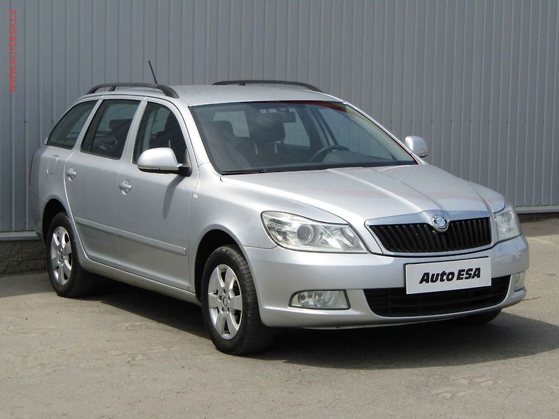 Škoda Octavia (2012) 2.0TDi, ČR, DSG, STK4/28 - fotografie inzerátu