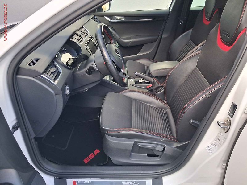 Škoda Octavia (2016) 2.0TDi, ČR, RS, bixen, kůže - fotka 9 z 13