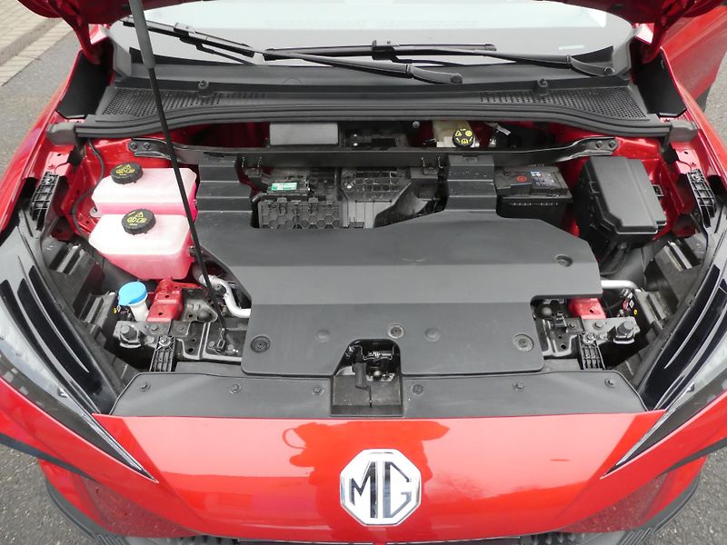 MG MG4 ELECTRIC 180kW navigace  - fotka 7 z 17