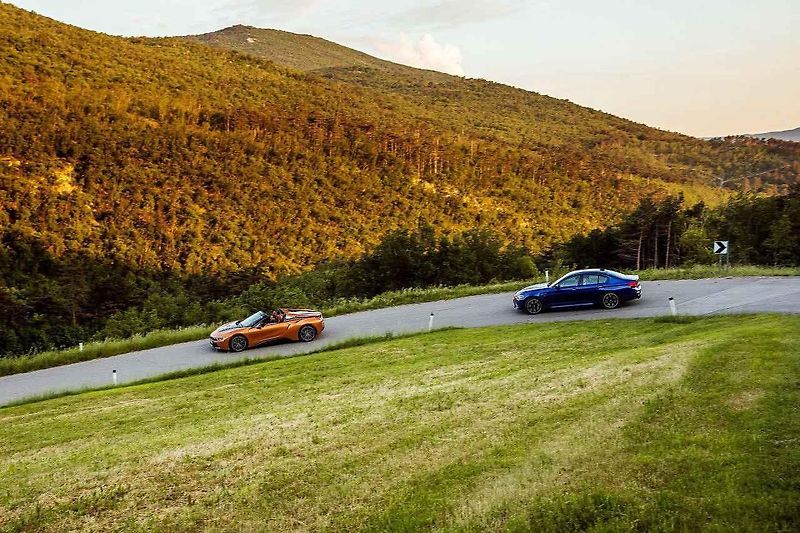 BMW i8 Roadster a M5.